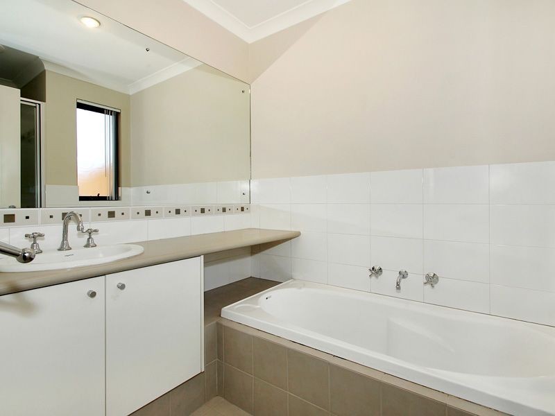 1 / 15 Coogee Road, Munster WA 6166