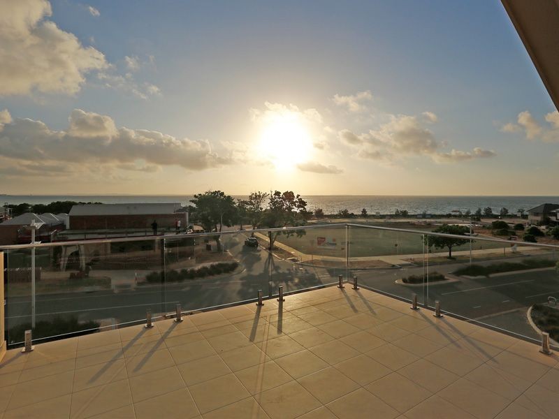 8 Orsino Boulevard, North Coogee WA 6163