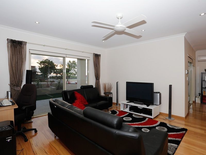 8 Orsino Boulevard, North Coogee WA 6163