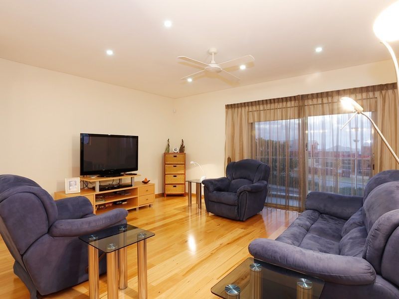 8 Orsino Boulevard, North Coogee WA 6163