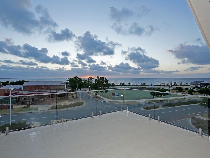 8 Orsino Boulevard, North Coogee WA 6163