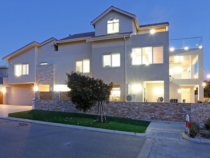 8 Orsino Boulevard, North Coogee WA 6163