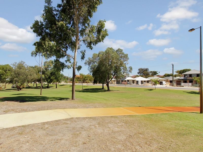 19 Honeysett Court, Hamilton Hill WA 6163