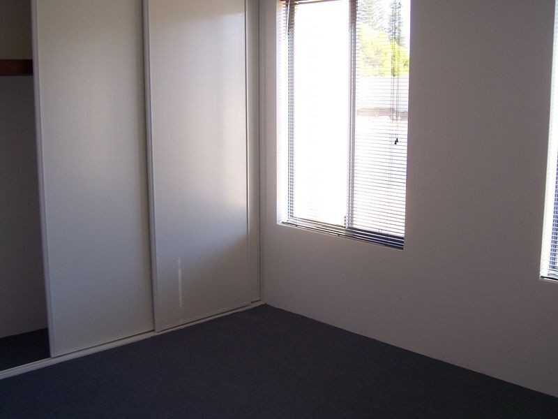 2/44 Sawle Road, Hamilton Hill WA 6163