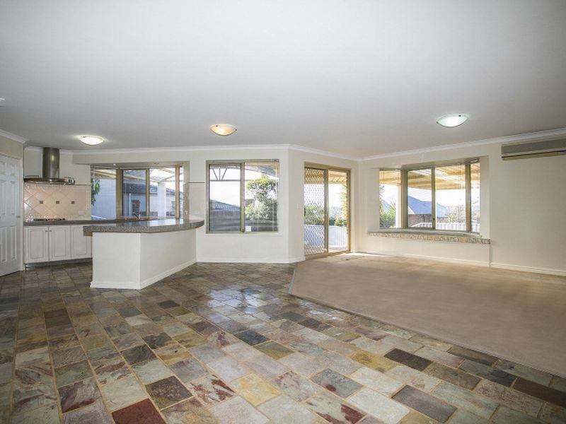 32 Motril Avenue, Coogee WA 6166