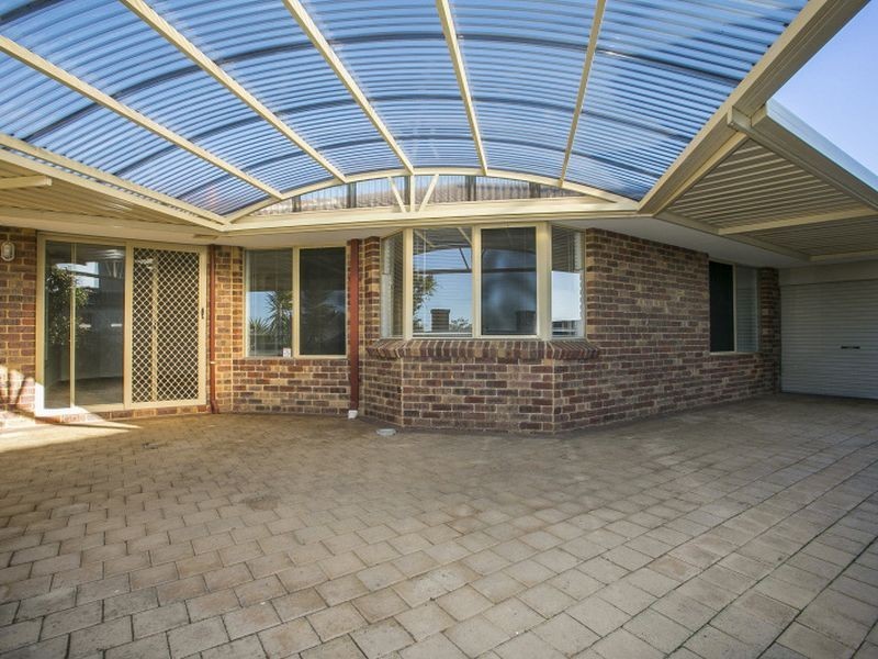 32 Motril Avenue, Coogee WA 6166