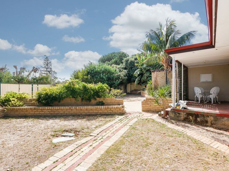 10 Hargreaves Road, Coolbellup WA 6163