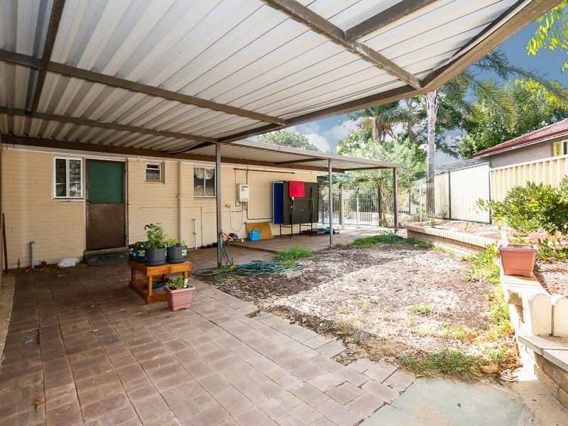 10 Hargreaves Road, Coolbellup WA 6163