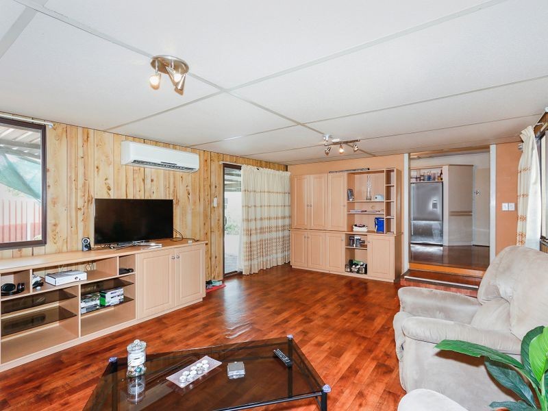 10 Hargreaves Road, Coolbellup WA 6163