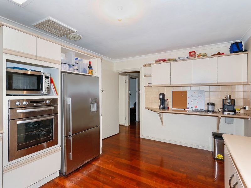 10 Hargreaves Road, Coolbellup WA 6163