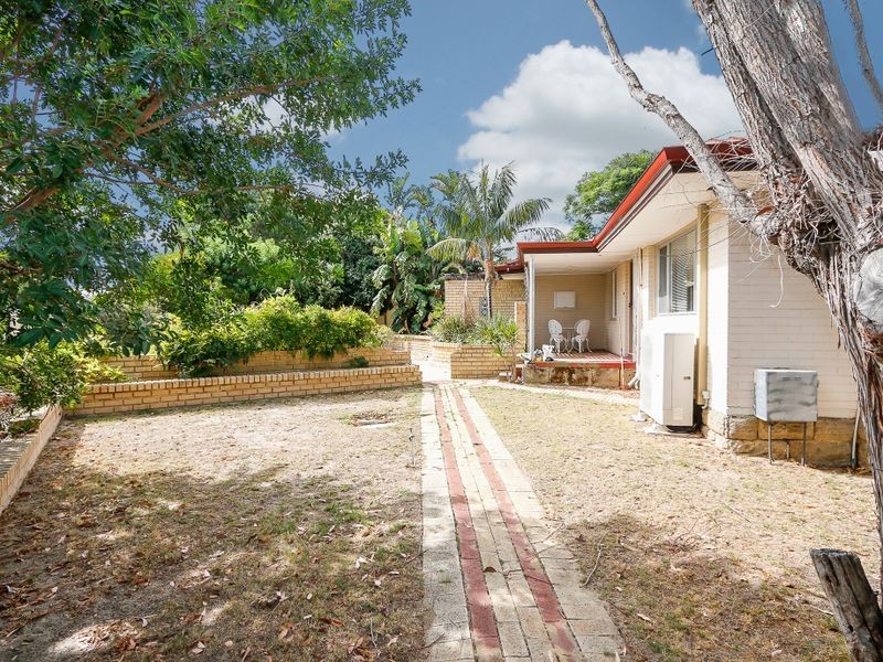 10 Hargreaves Road, Coolbellup WA 6163