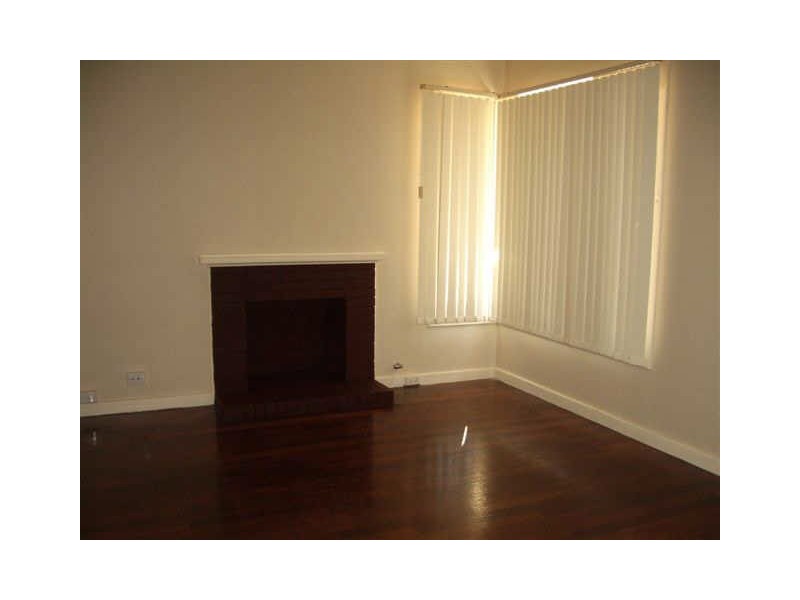 20 Redmond Road, Hamilton Hill WA 6163