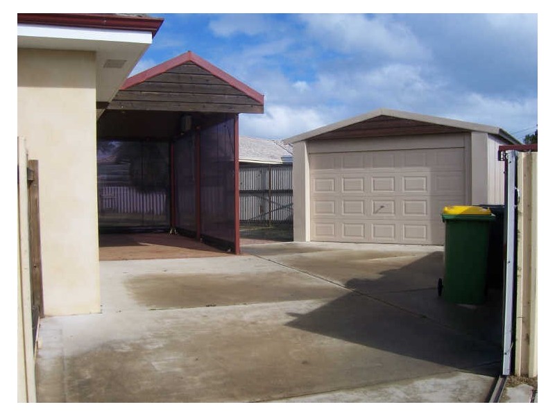 9 Cobine Street, Spearwood WA 6163