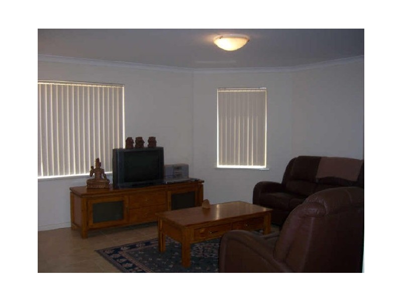 4/11 Giudice Way, Yangebup WA 6164