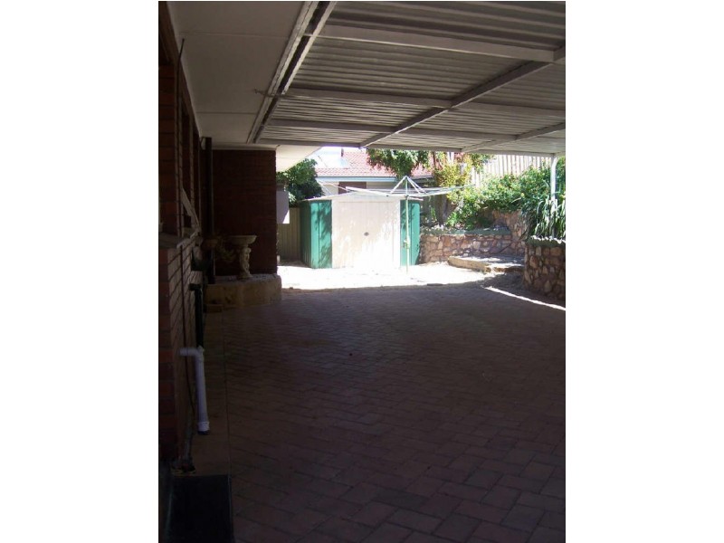 15 Hennessey Avenue, Orelia WA 6167