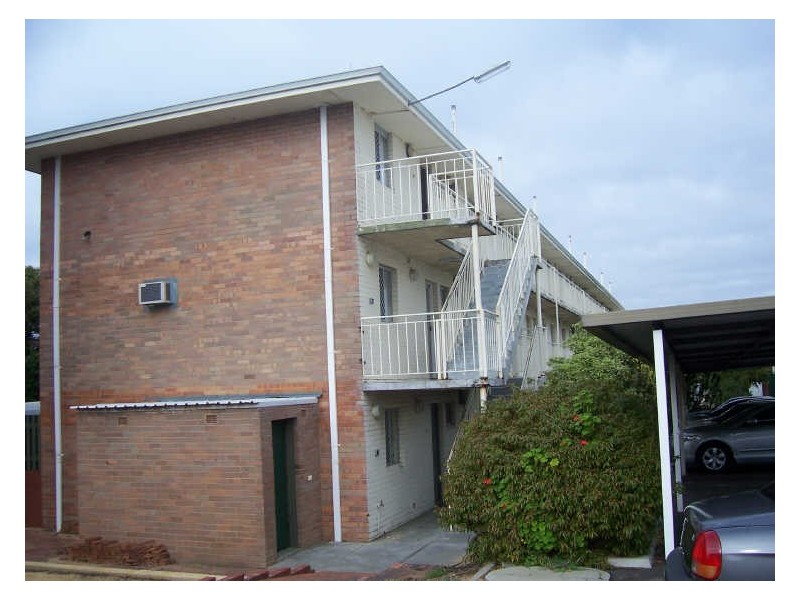 15/3 Burgundy Crescent, Spearwood WA 6163