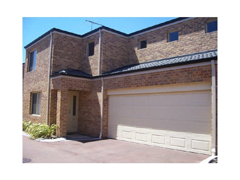 4/11 Giudice Way, Yangebup WA 6164