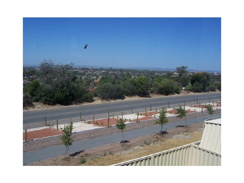 4/11 Giudice Way, Yangebup WA 6164