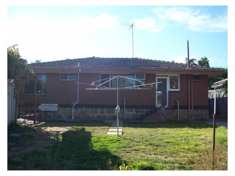 15 Pilgrim Way, Hamilton Hill WA 6163