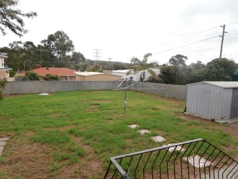 15 Pilgrim Way, Hamilton Hill WA 6163
