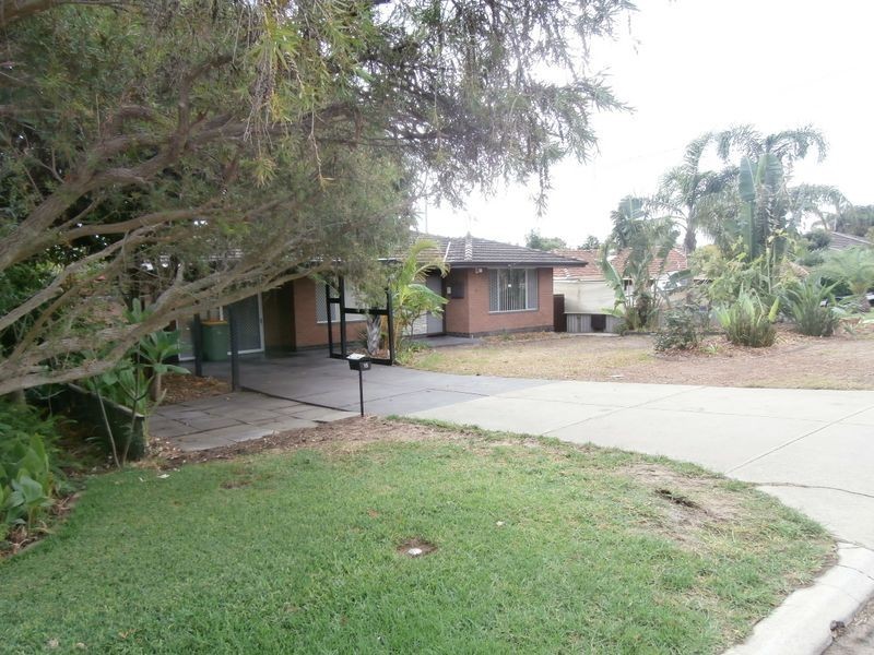 15 Pilgrim Way, Hamilton Hill WA 6163