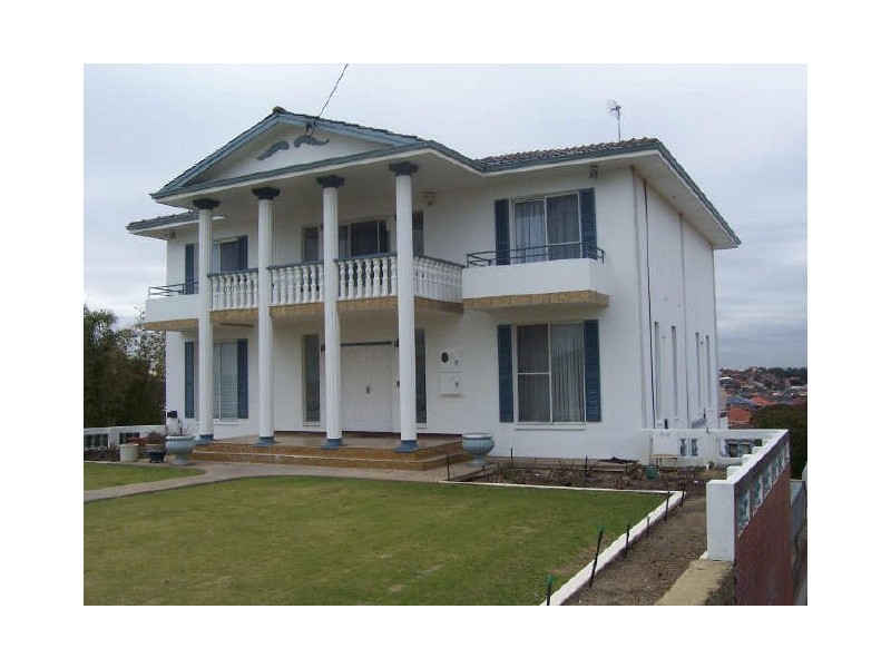 8 Hillcrest Street, Coogee WA 6166