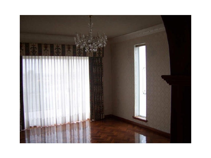 8 Hillcrest Street, Coogee WA 6166