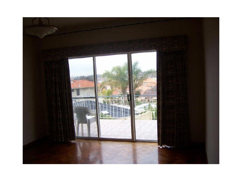 8 Hillcrest Street, Coogee WA 6166