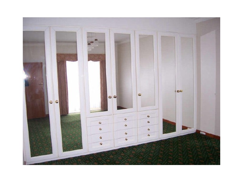 8 Hillcrest Street, Coogee WA 6166