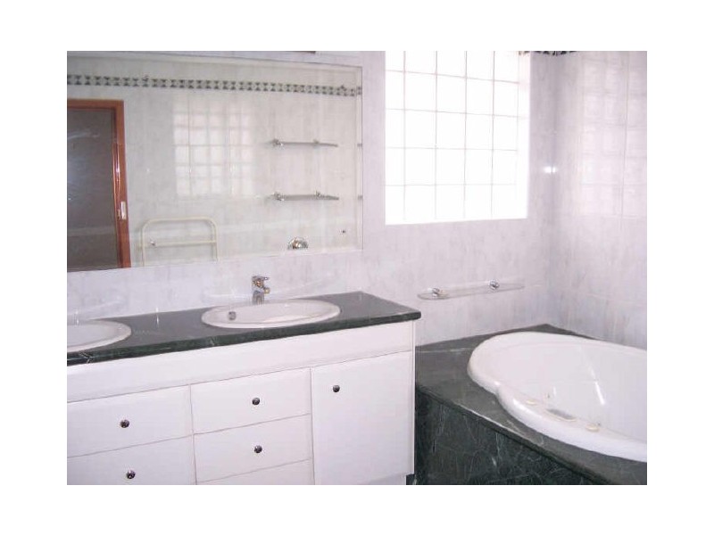 8 Hillcrest Street, Coogee WA 6166