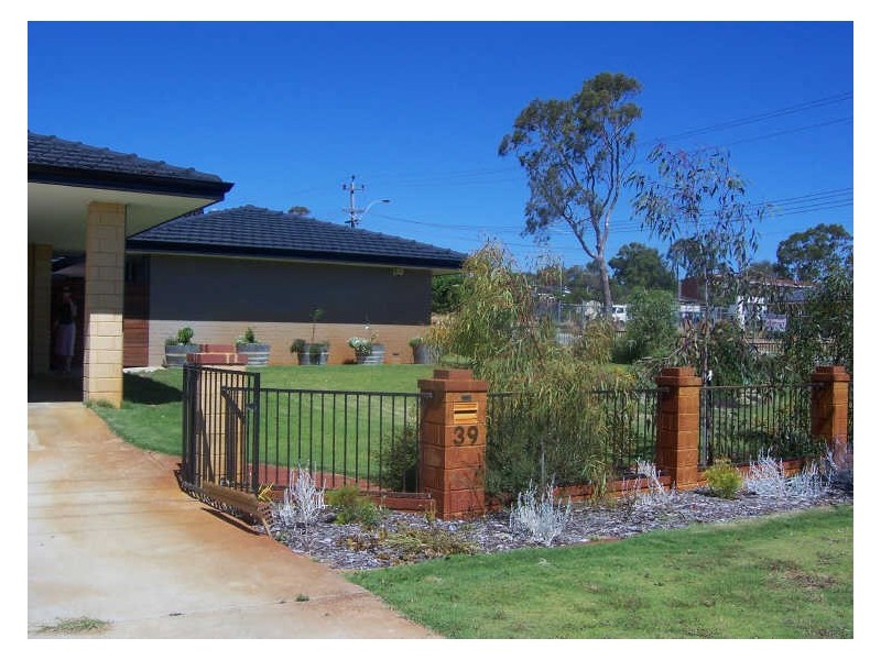 39 Rambures Way, Hamilton Hill WA 6163