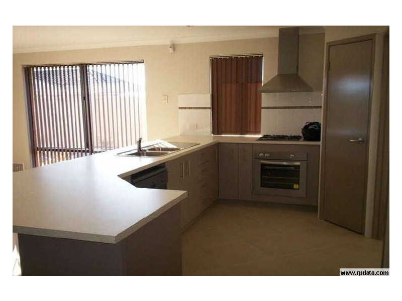 10 Lyon Road, Atwell WA 6164