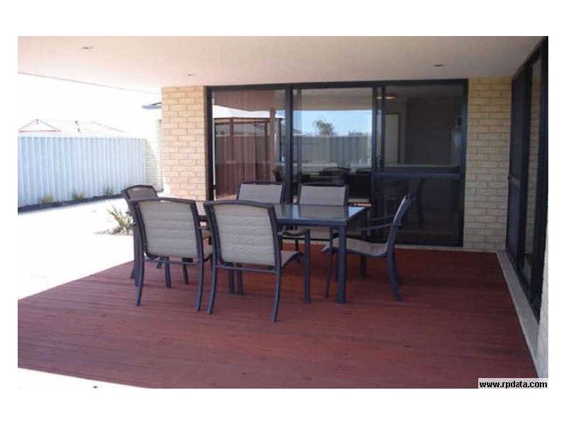 10 Lyon Road, Atwell WA 6164