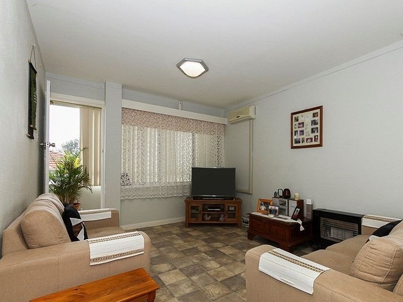 1/8 Fortini Court, Hamilton Hill WA 6163