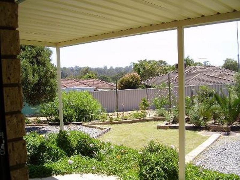 9 Robbins Retreat, Leda WA 6170