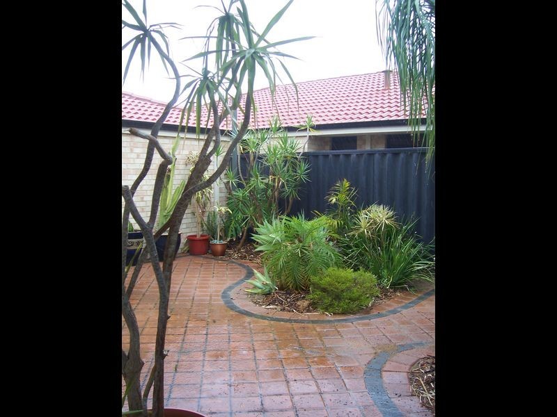 1 / 14a Zlinya Crescent, Spearwood WA 6163