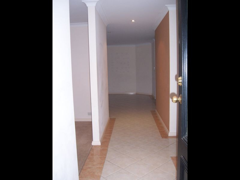 1 / 14a Zlinya Crescent, Spearwood WA 6163