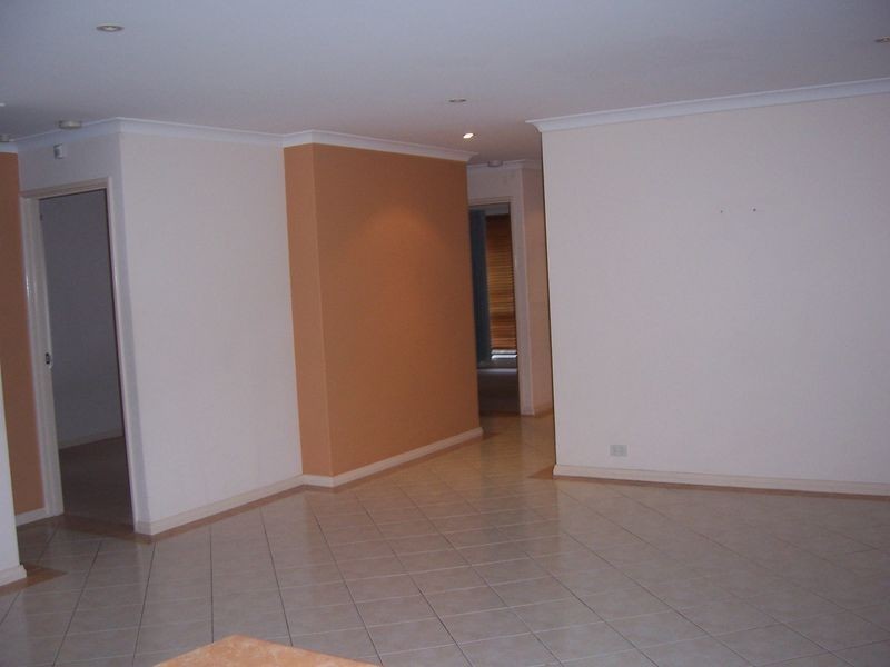 1 / 14a Zlinya Crescent, Spearwood WA 6163