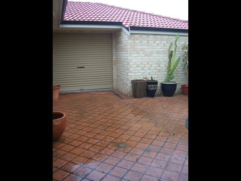 1 / 14a Zlinya Crescent, Spearwood WA 6163