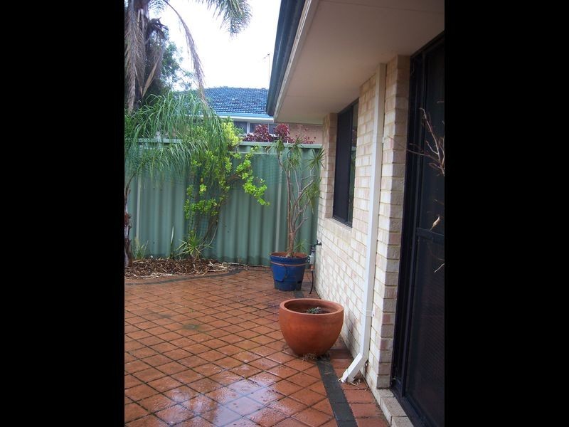 1 / 14a Zlinya Crescent, Spearwood WA 6163