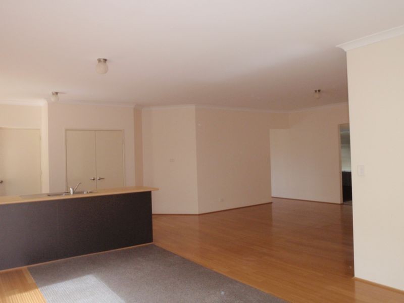 4 Coralgum Green, South Lake WA 6164