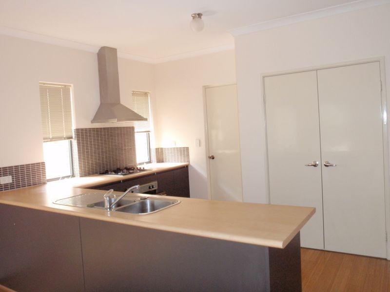 4 Coralgum Green, South Lake WA 6164