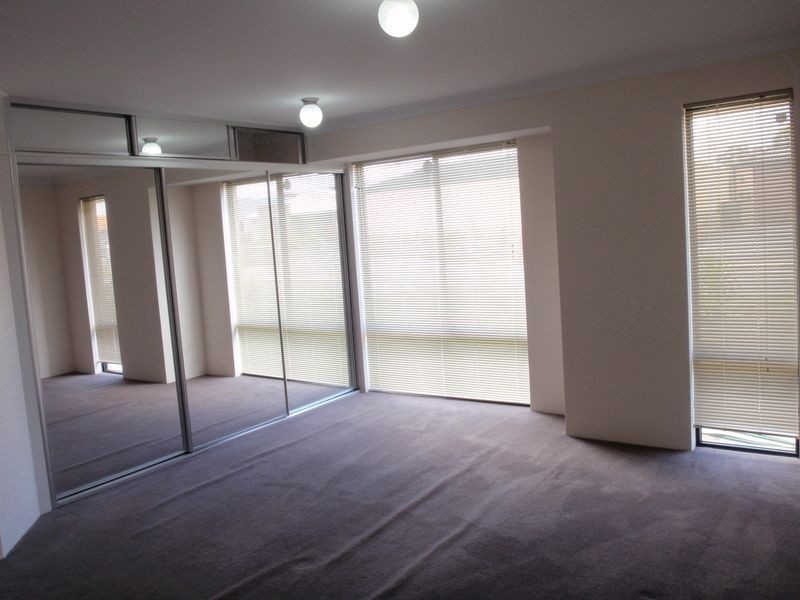 4 Coralgum Green, South Lake WA 6164