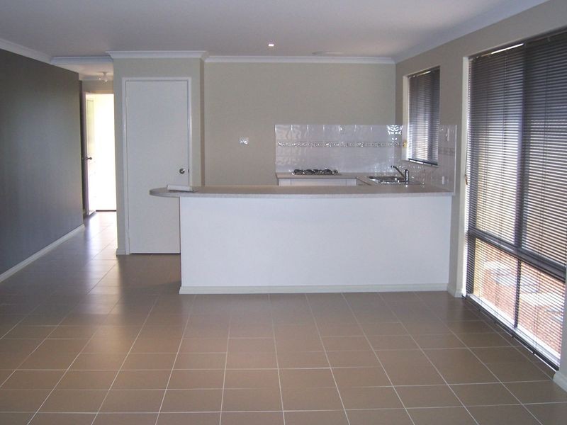 7 Oakridge Meander, Success WA 6164