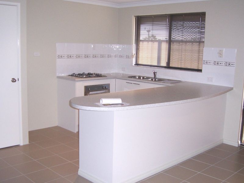 7 Oakridge Meander, Success WA 6164