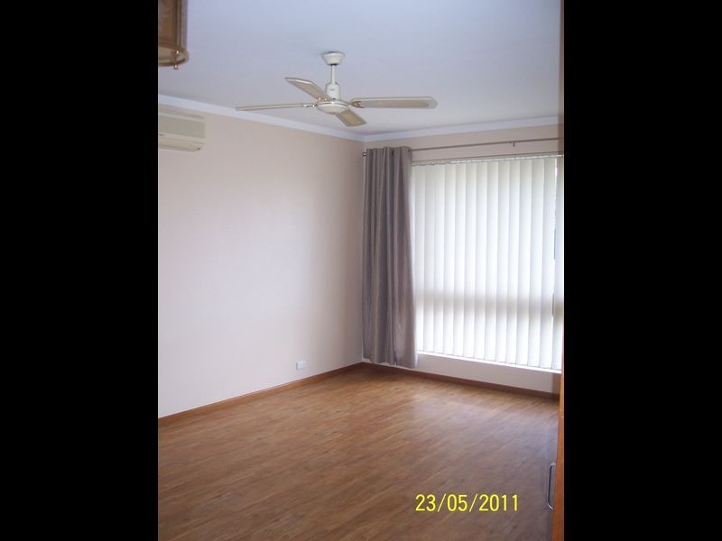 11 Sussex Street, Spearwood WA 6163