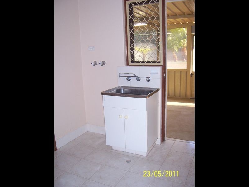 11 Sussex Street, Spearwood WA 6163