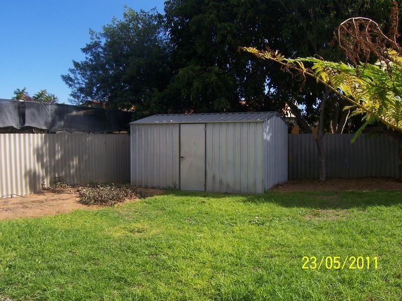 11 Sussex Street, Spearwood WA 6163