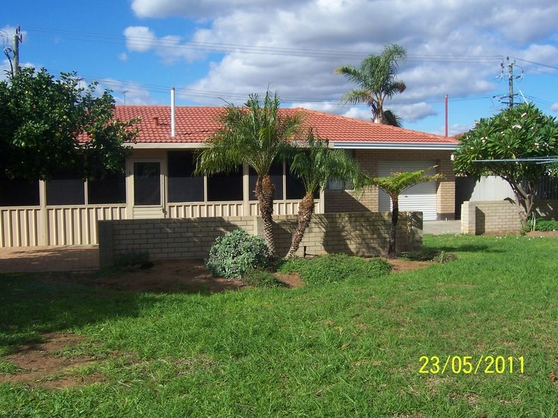 11 Sussex Street, Spearwood WA 6163