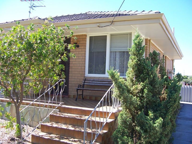 76 Ocean Road, Coogee WA 6166